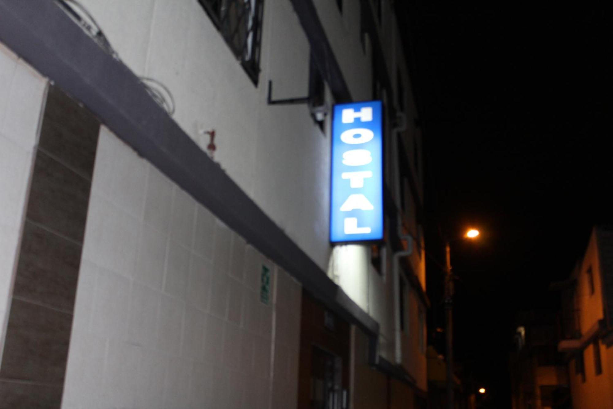 JULIUS HOSTAL - No hay parqueadero Quito Exterior foto