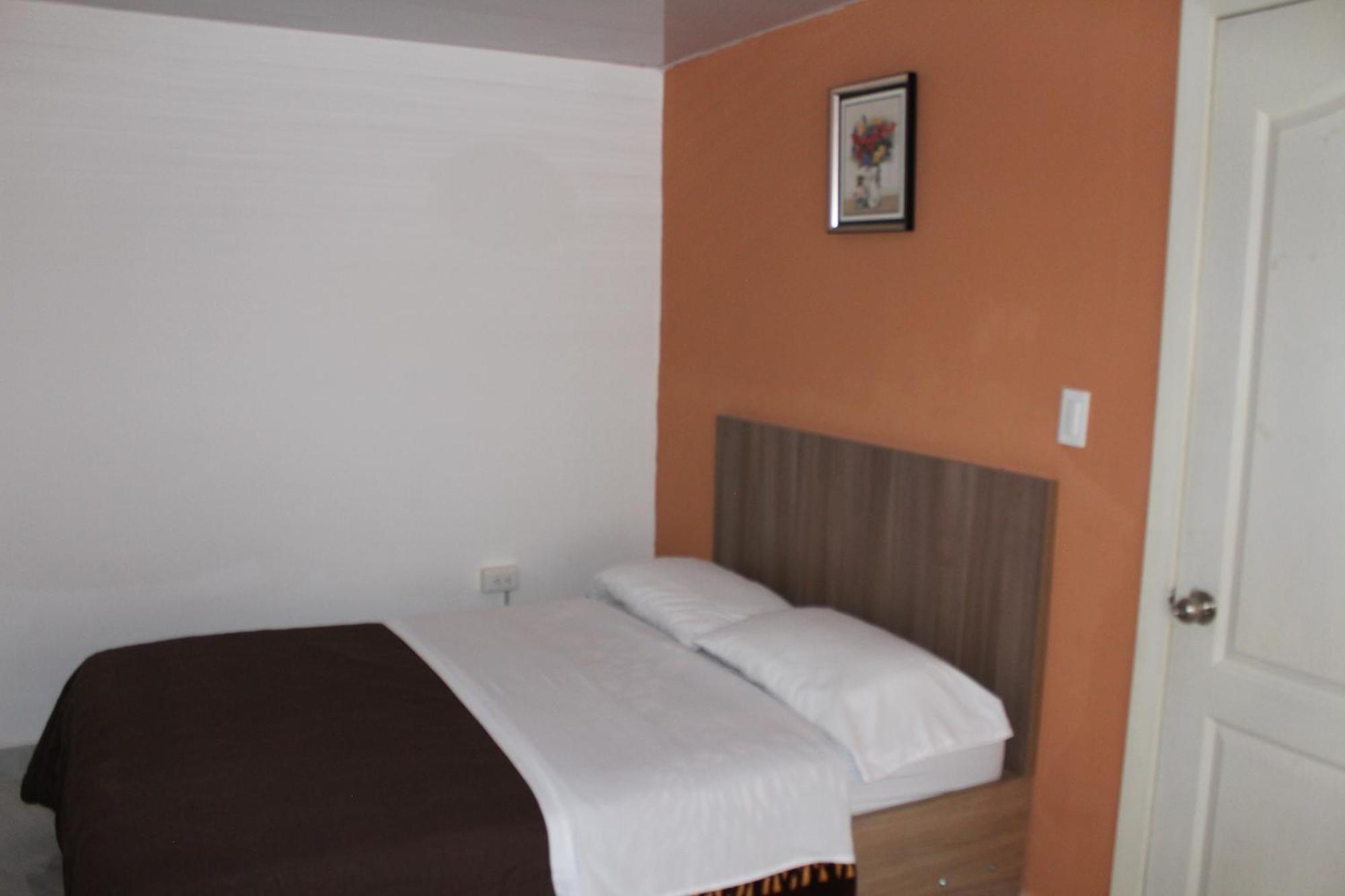JULIUS HOSTAL - No hay parqueadero Quito Exterior foto