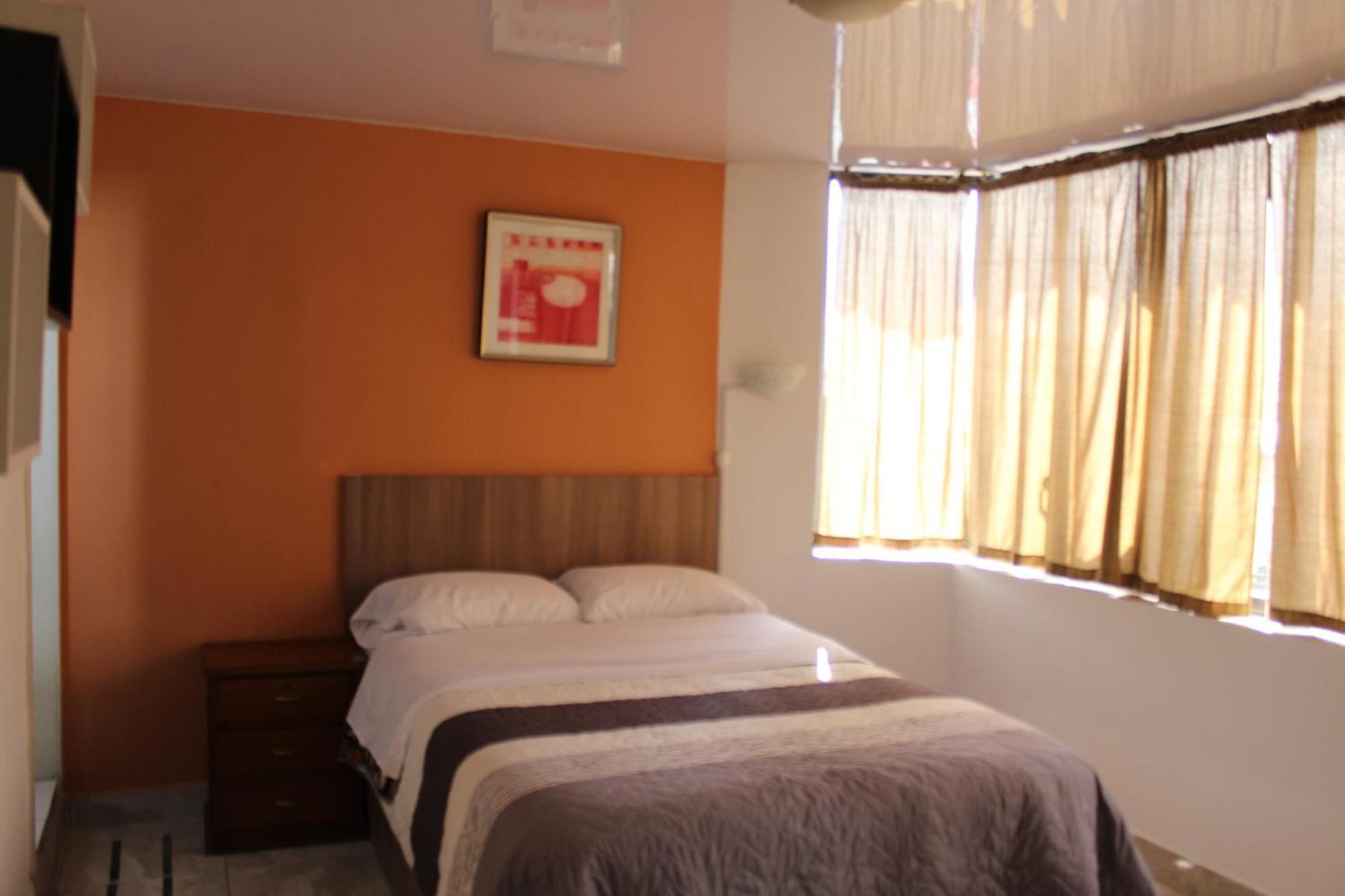 JULIUS HOSTAL - No hay parqueadero Quito Exterior foto